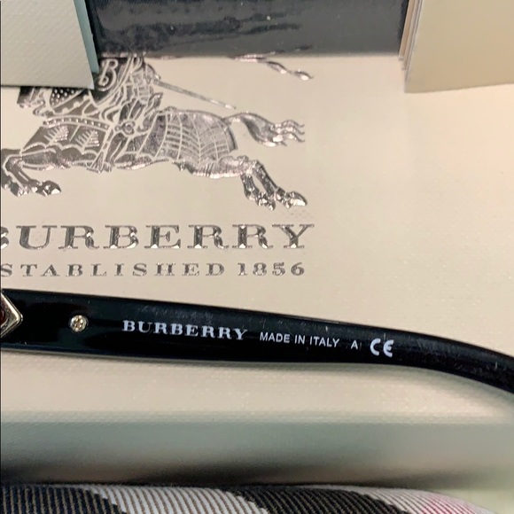 Authentic Burberry Sunglasses - Picture 4 of 4